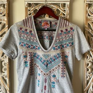 JOHNNY WAS T-Shirt - Size Medium